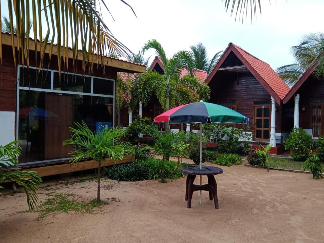 Elegant Green Beach Resort Trincomalee Ngoại thất bức ảnh